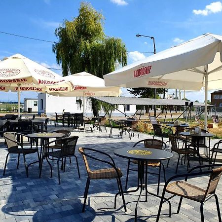 Przystanek Roszkow -Noclegi I Restauracja Экстерьер фото