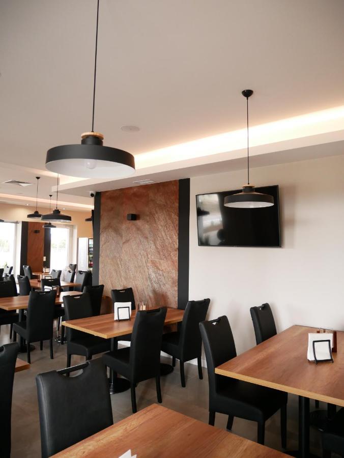 Przystanek Roszkow -Noclegi I Restauracja Экстерьер фото